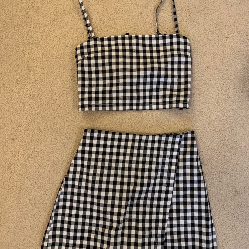 Black and white two piece set